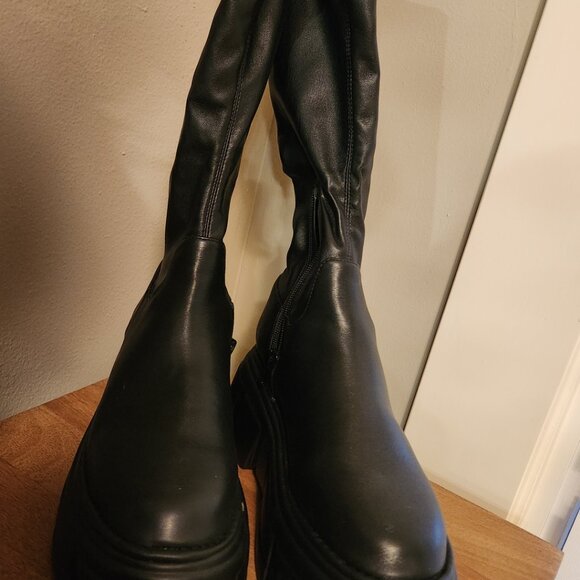 Original Steve Madden Black Heeled Boots with Chunky Sole and Knee-High Design - Picture 4 of 6